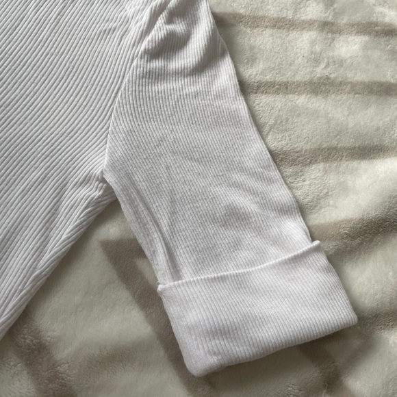 EUC American Apparel Women’s White Ribbed Knit Cuff Sleeve Mockneck Turtleneck S - Picture 4 of 9